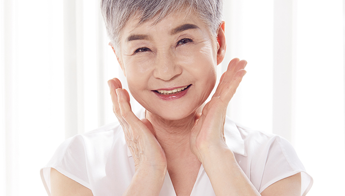 웃는 노인